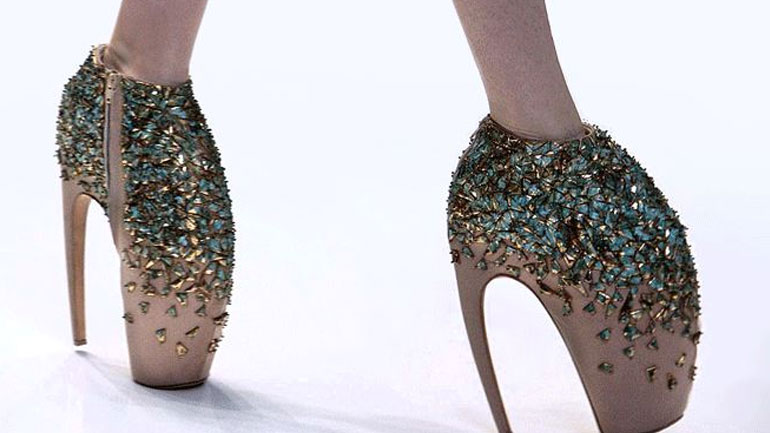 Τα βασανιστικά, αλλά συναρπαστικά τακούνια όλων των εποχών